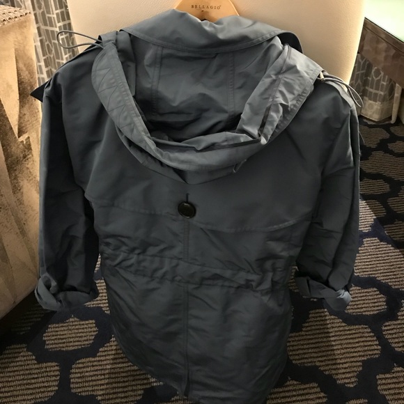 Gorgeous trench coat - Picture 5 of 7